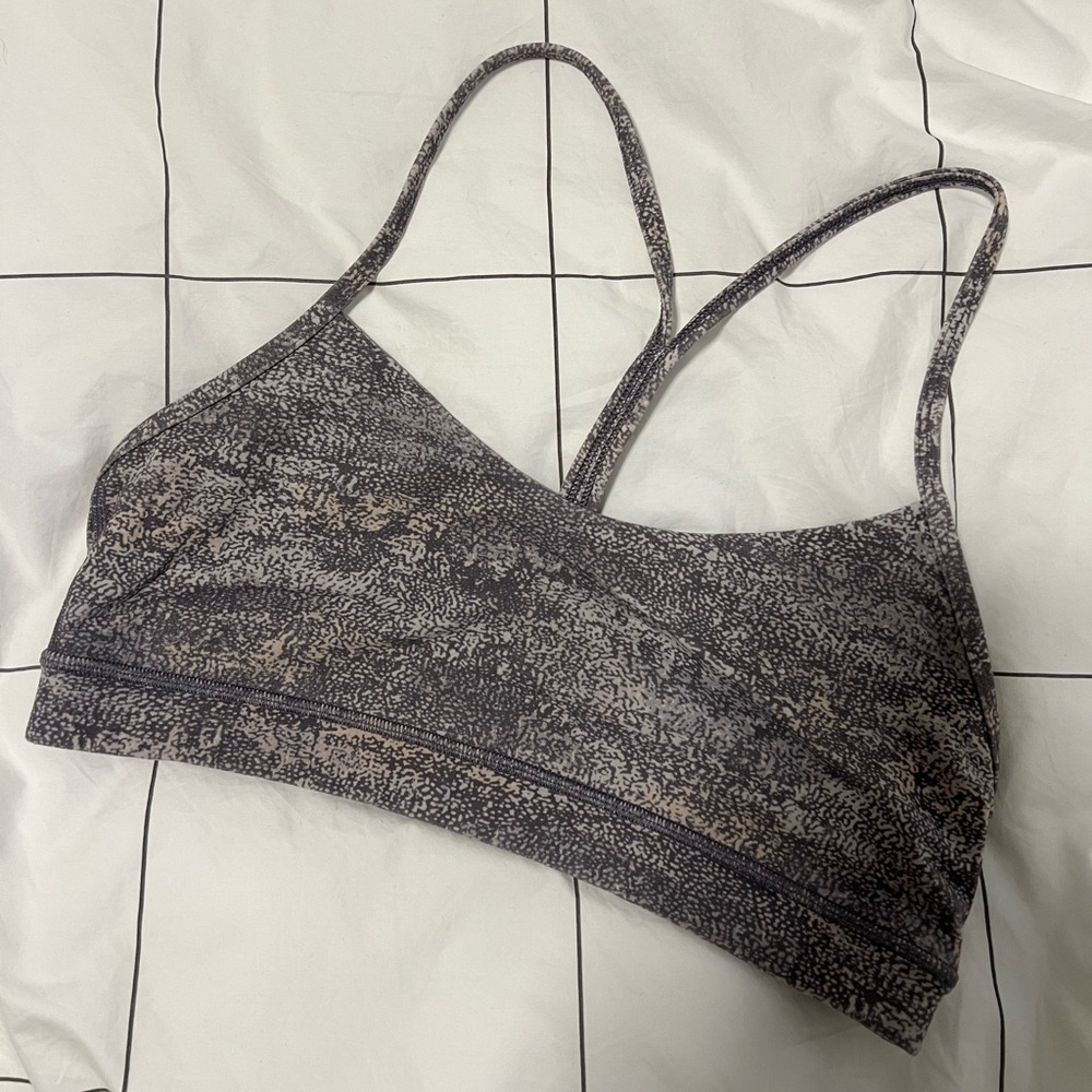 Lululemon Y flow bra